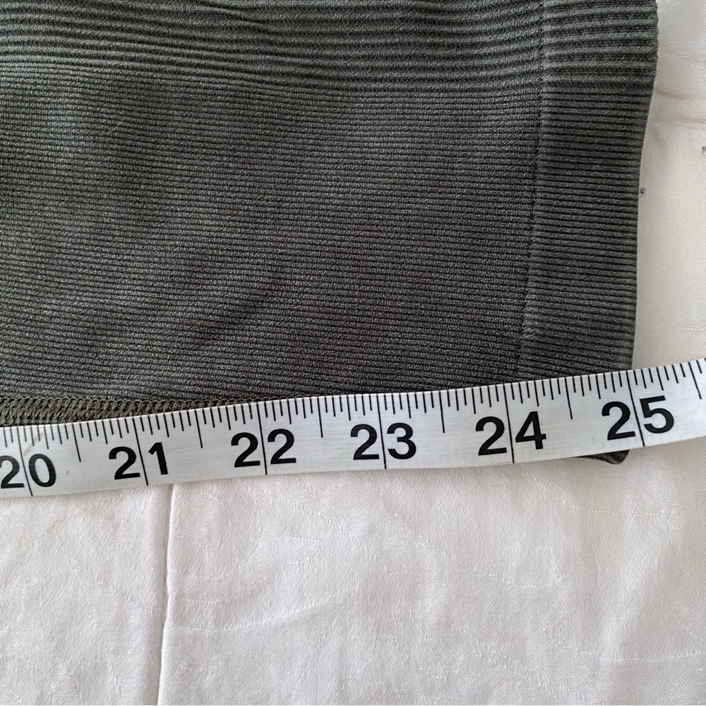 Spanx Leggings Womens M Seamless Green Gray Ribbed 25” Athletic Yoga Shaping - Picture 8 of 8